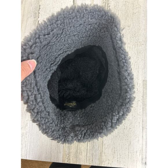 La Fenice Women’s Gray Floral Crochet Wool Winter Hat One Size Cozy Italian65 - Picture 3 of 4